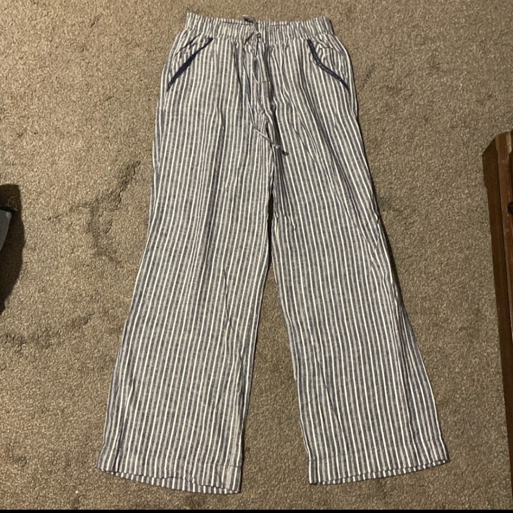 Summer beach style pant.